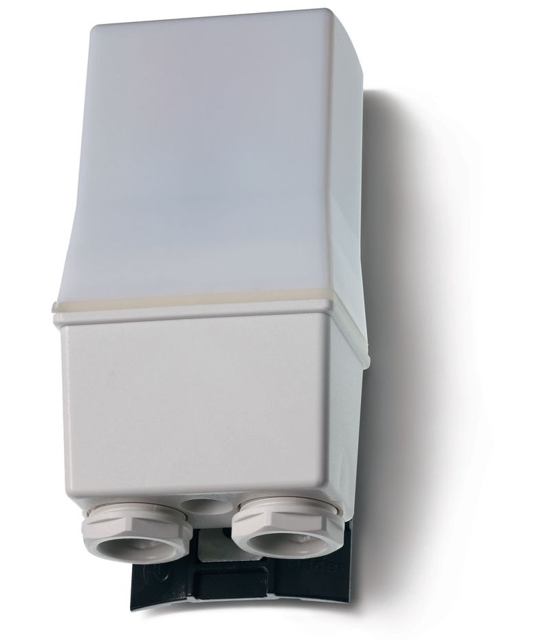 Фотореле корпусное для монтажа на улице 2NO 16A (L+N) питание 230В АC настройка чувствительности 10…25люкс степень защиты IP54 упаковка 1шт.